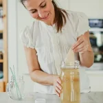 kombucha-alebo-kefir-ktory-fermentovany-napoj-je-zdravsi-pre-zdravie.webp.webp
