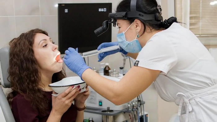 blikanie kyseliny migdalovej